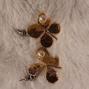 Beautifully shiny and gold four leaf clover earrings